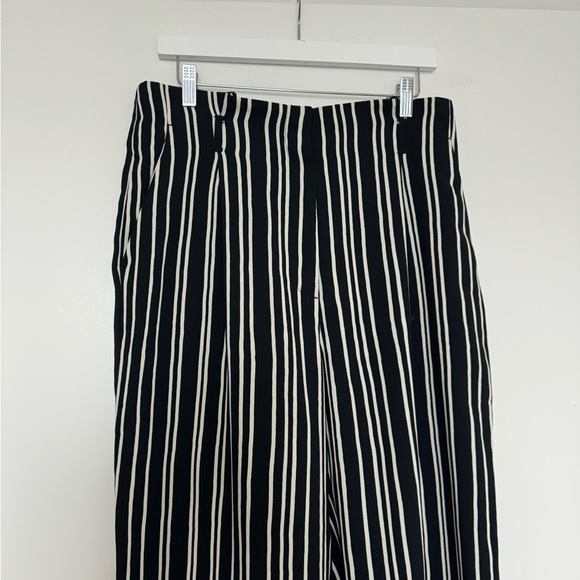 H&M Black/Blue & White Paperbag Pants - Picture 5 of 7